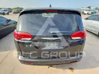 2018 Chrysler PACIFICA photo