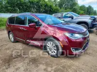 2018 Chrysler PACIFICA photo