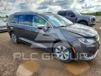 2018 Chrysler PACIFICA photo