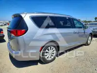 2018 Chrysler PACIFICA photo