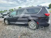 2018 Chrysler PACIFICA photo