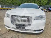 2018 Chrysler 300 photo