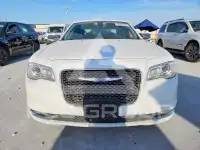 2018 Chrysler 300 photo