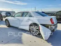 2018 Chrysler 300 photo