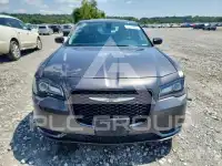 2018 Chrysler 300 фото