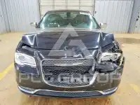 2018 Chrysler 300 фото