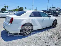 2018 Chrysler 300 photo