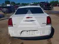 2018 Chrysler 300 photo