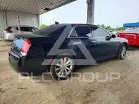 2018 Chrysler 300 фото