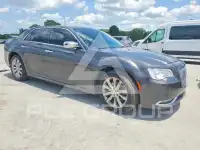 2018 Chrysler 300 фото