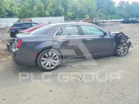 2018 Chrysler 300 фото