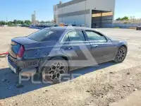 2018 Chrysler 300 photo