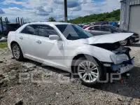 2018 Chrysler 300 photo