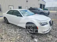 2018 Chrysler 300 photo