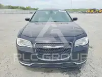 2018 Chrysler 300 photo