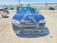 2018 Chrysler 300 фото