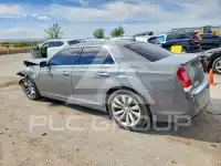 2018 Chrysler 300 photo