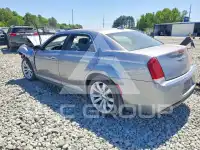 2018 Chrysler 300 фото