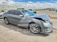 2018 Chrysler 300 photo