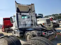 2018 Volvo VNL фото