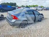 2018 Volvo S60 фото