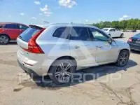 2018 Volvo XC60 photo