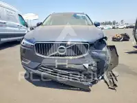 2018 Volvo XC60 photo