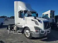2018 Volvo VNL photo