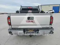 2018 GMC Sierra photo