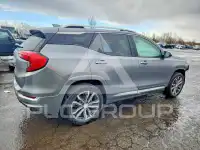 2018 GMC TERRAIN photo
