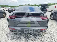 2018 Porsche Panamera photo