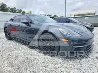 2018 Porsche Panamera photo