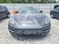 2018 Porsche Panamera photo
