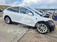 2018 Tesla Model X фото