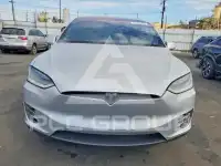2018 Tesla Model X фото