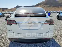 2018 Tesla Model X фото