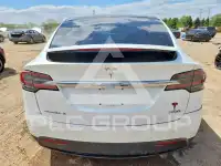 2018 Tesla Model X фото