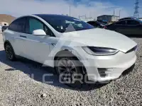2018 Tesla Model X фото