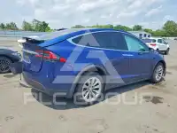 2018 Tesla Model X фото