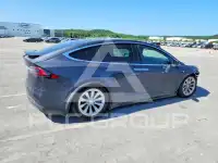2018 Tesla Model X фото