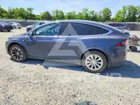 2018 Tesla Model X фото