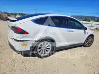 2018 Tesla Model X фото