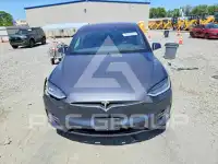 2018 Tesla Model X фото
