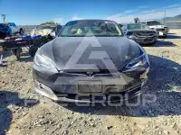 2018 Tesla Model S фото
