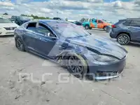 2018 Tesla Model S фото