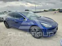 2018 Tesla Model 3 фото