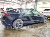 2018 Tesla Model 3 фото