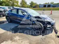 2018 Tesla Model 3 фото