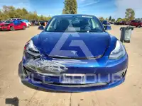 2018 Tesla Model 3 фото