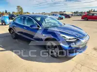 2018 Tesla Model 3 фото